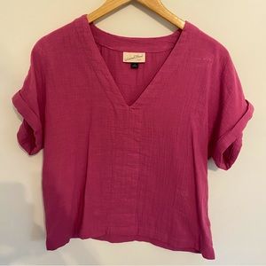 Universal Threads soft boxy v neck top